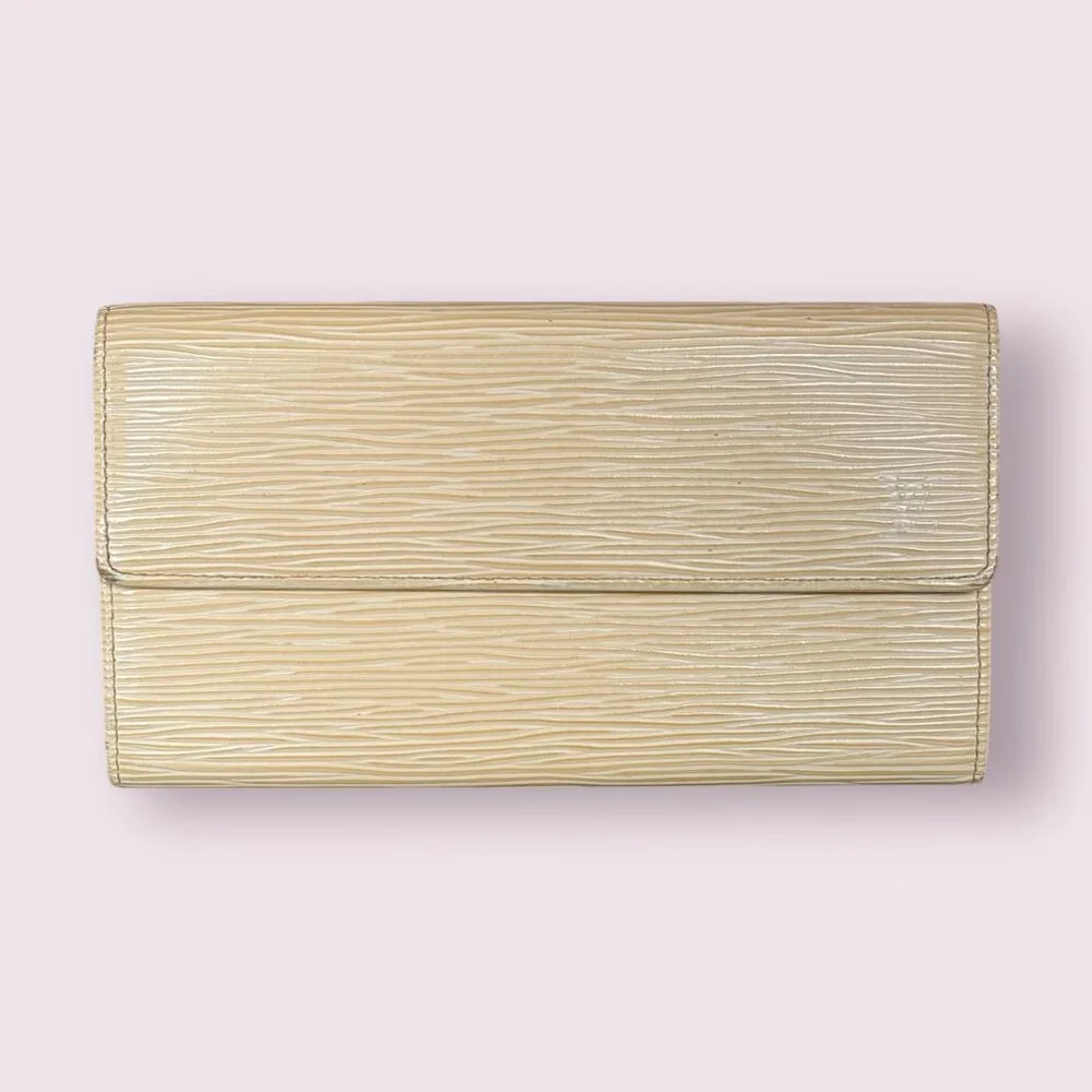 Authentic Louis Vuitton Epi Leather Long Wallet | Vanilla - Picture 2 of 10